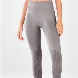 LIKE 🆕 Fabletics Gray Leggings- XS